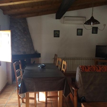 La Antigua Tahona Lägenhet Navaconcejo Exteriör bild