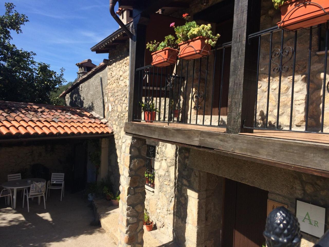 La Antigua Tahona Lägenhet Navaconcejo Exteriör bild